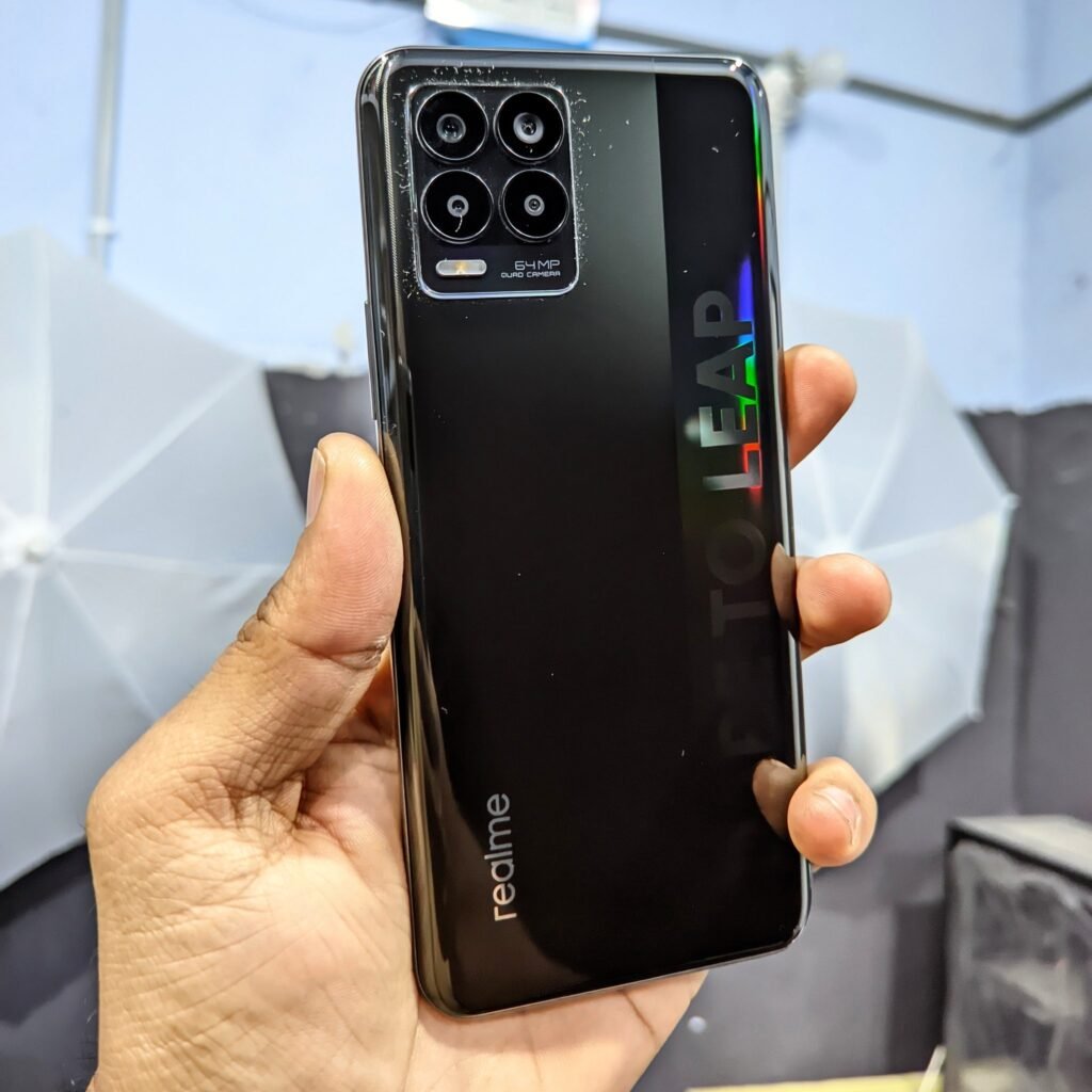 realme 8 black color