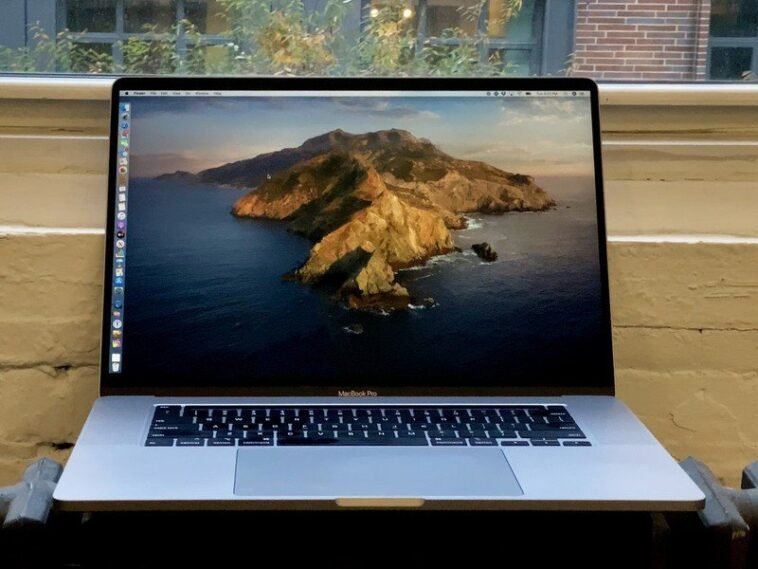 how to turn on macbook pro m1