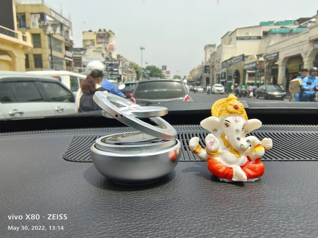 A Daylight shot on Vivo X80 5G mobile phone, perfect saturation, exposure A Daylight shot on Vivo X80 5G mobile phone, perfect saturation, exposure