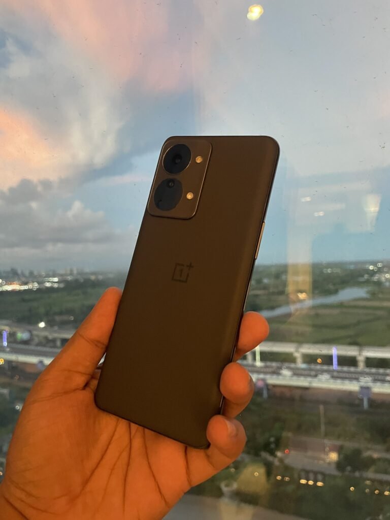 Instant discount of Rs 1500 on the latest OnePlus Nord 2T 5G phone is available for customers with ICICI Bank cards Instant discount of Rs 1500 on the latest OnePlus Nord 2T 5G phone is available for customers with ICICI Bank cards