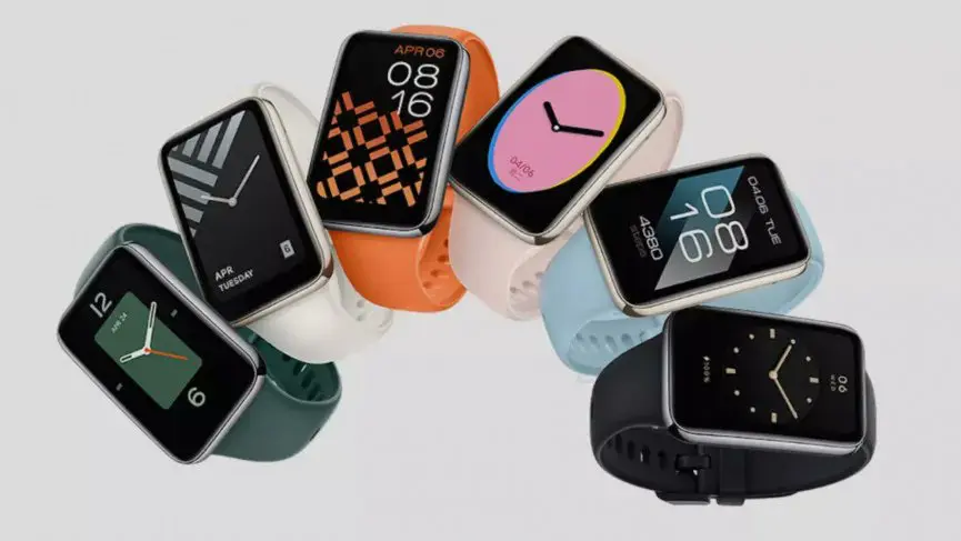 Amazfit Band 7 with 18-day battery life launched; Amazfit Band 7 vs Mi Band 7 3 The latest Amazfit Band 7 fitness tracker comes in four distinct colour options, starts at USD 49.99, with a similar design as Xiaomi Mi Band 7