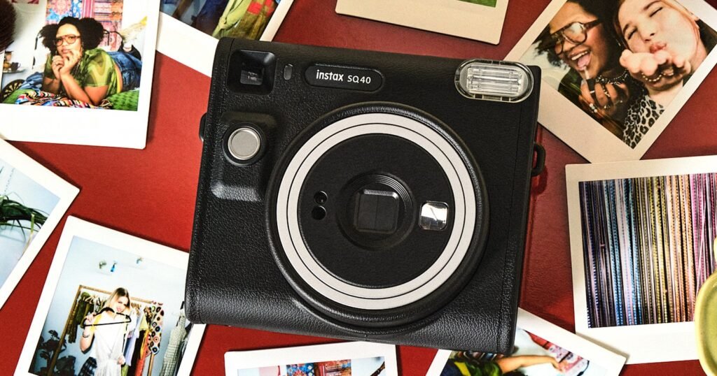 With its stylish and compact design, the Instant camera is a lot easy to carry