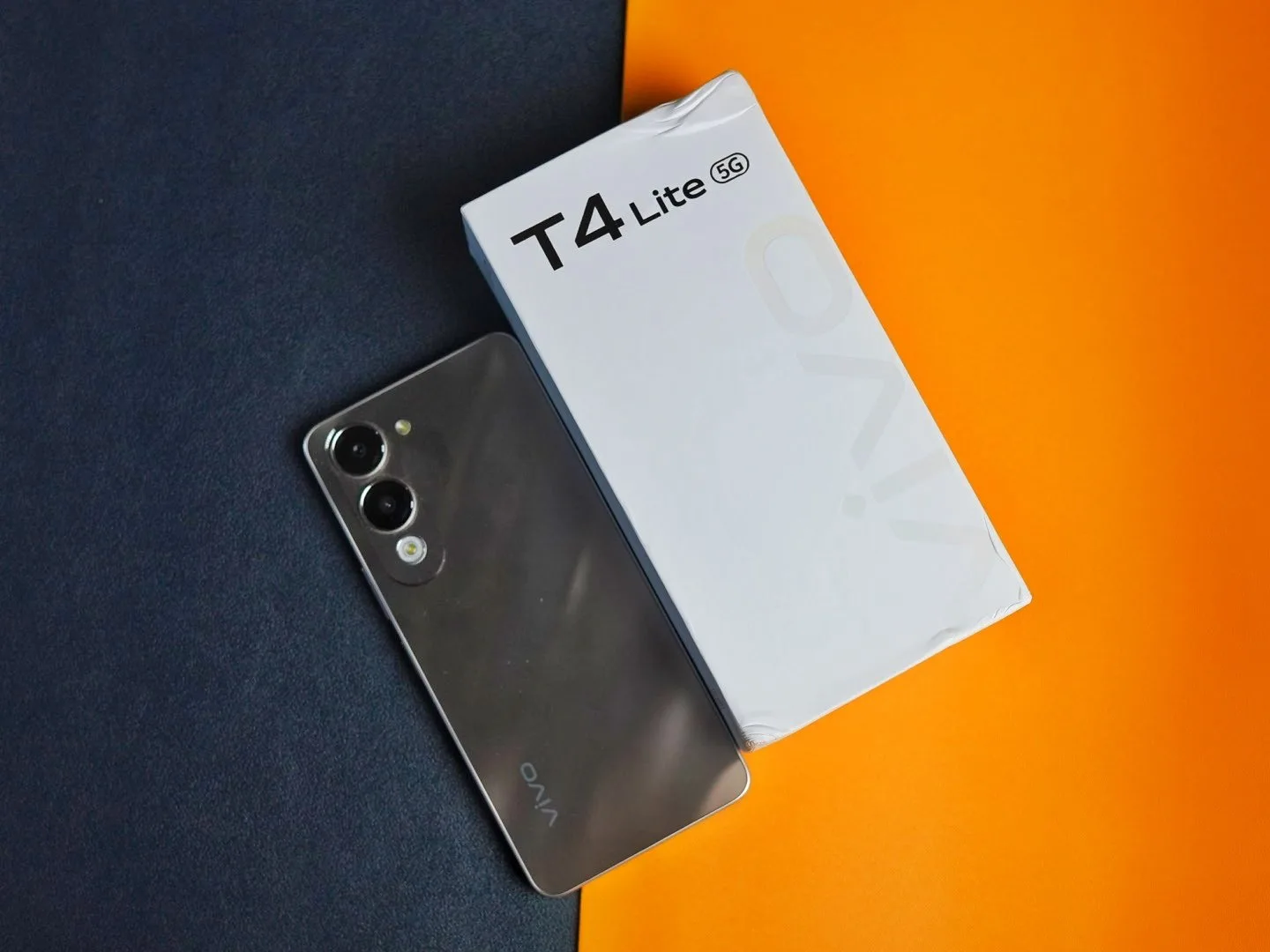 GuNbSxPbAAEK7m4 Vivo Budget smartphone along with Retail Box in India