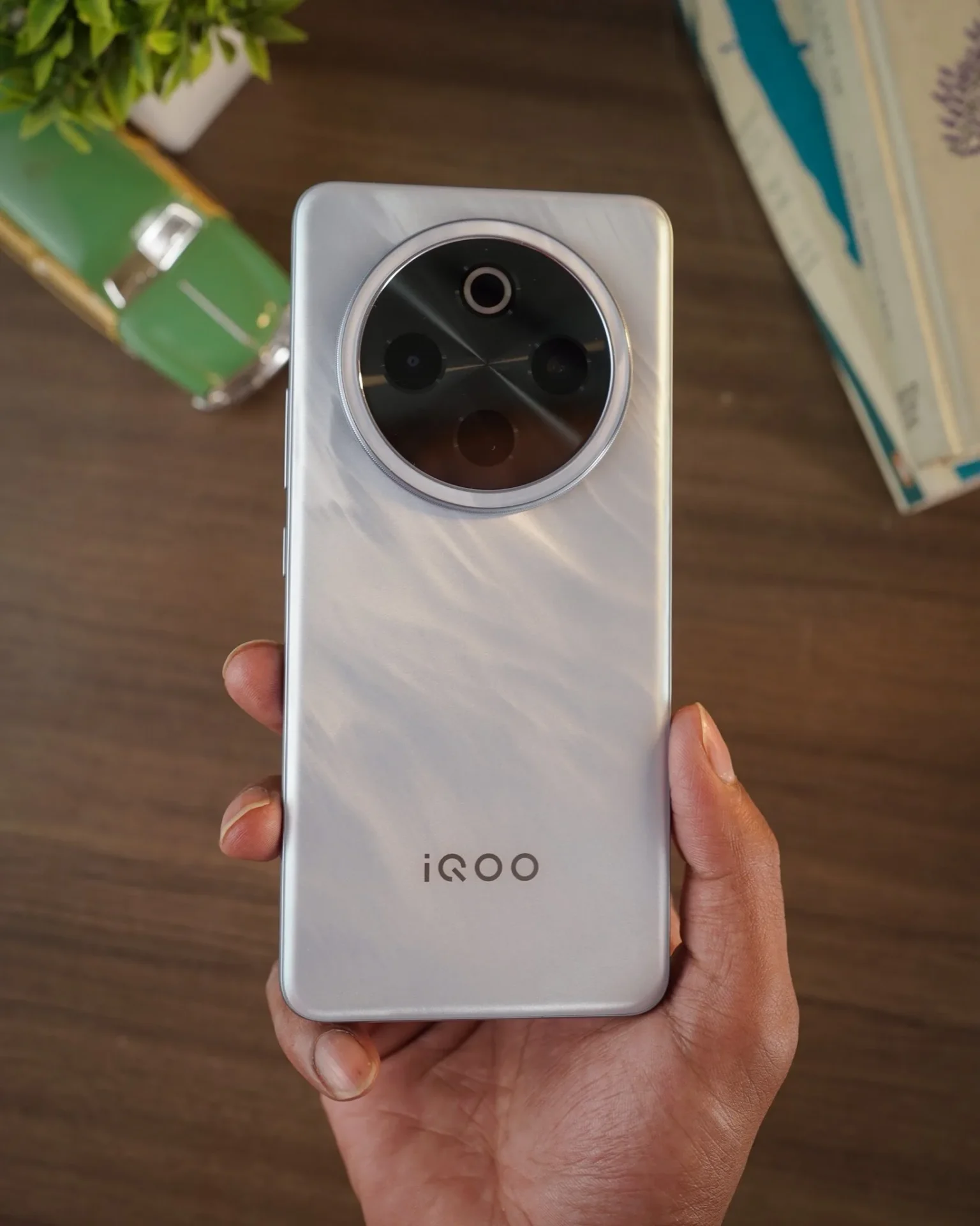 GoPQfmgXoAAXRZc Compare iQOO Z10 vs iQOO Z10R 5G; comes with similar price in India