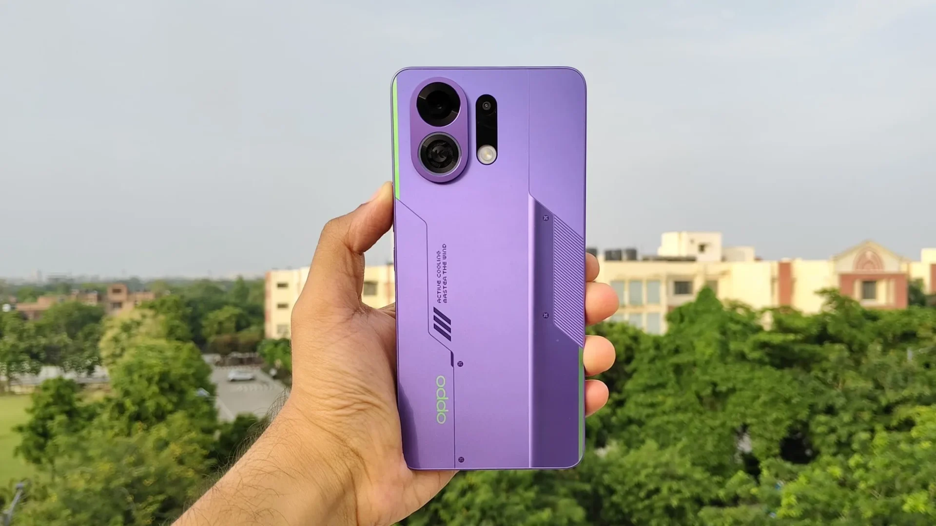 GyJsmJwXcAAwOOL The gaming smartphone with massive battery