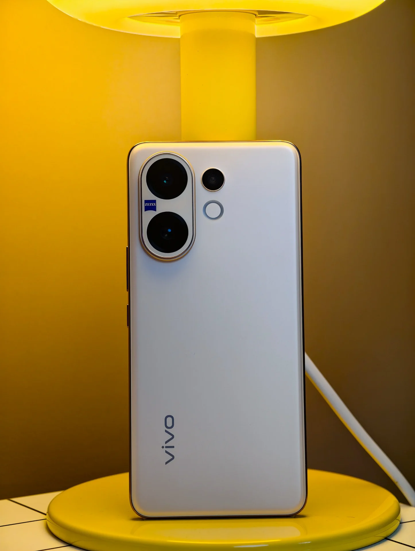 Gxph3t1bYAAKF9D Vivo V60 is the latest mid-range smartphone with price under 40000