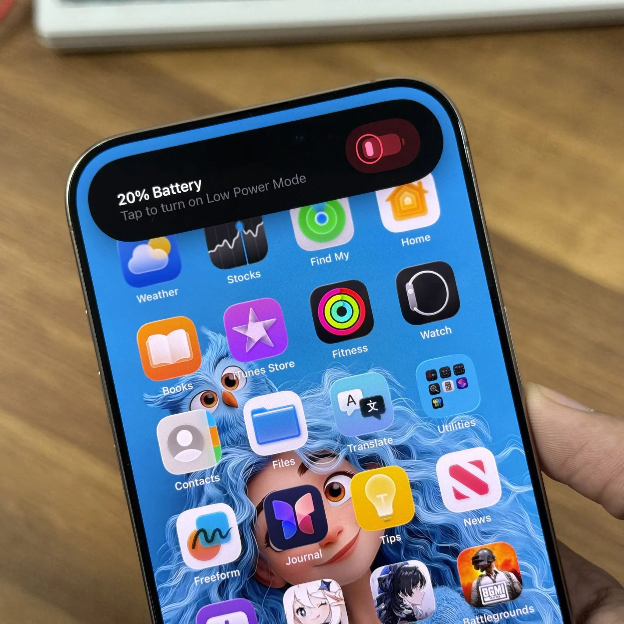GxrREHHWsAA47oX Low Battery Notification on the new iOS 26 Update