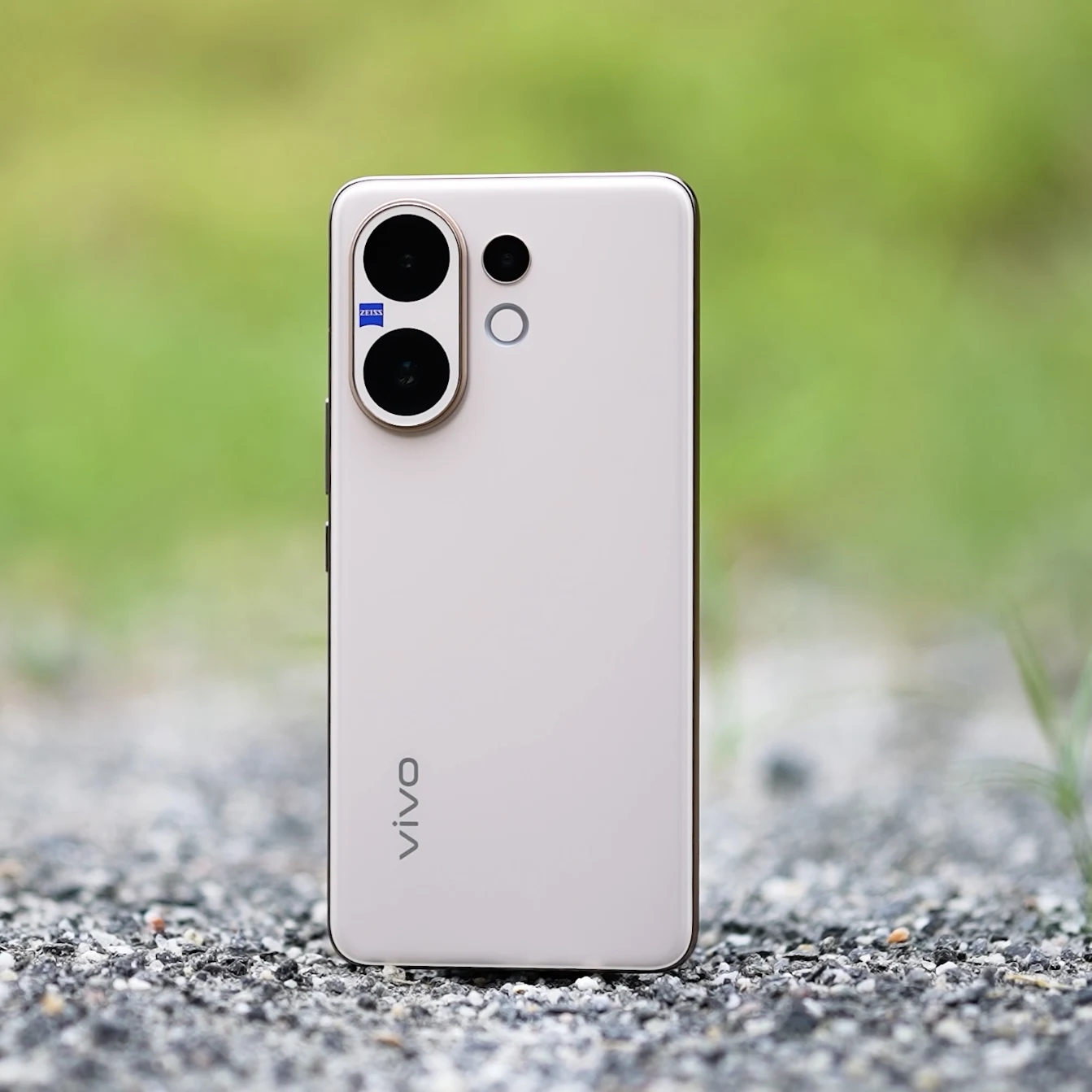 GyInXgrXsAA5n9A V60 Succeeds the Vivo V50 smartphone launched earlier this year