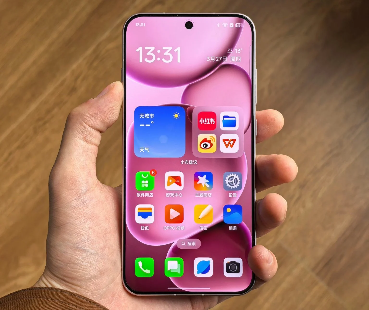 Gz0B2_PacAAPvBT The Pro variant will feature a 1.5K LTPO OLED display with HDR support